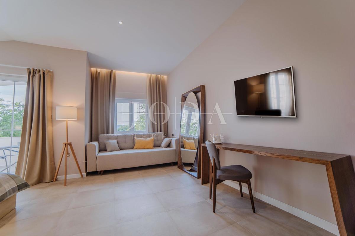 Hiša na odlični lokaciji le 50 m od morja - zaliv Soline