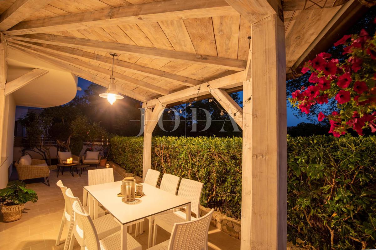 Hiša na odlični lokaciji le 50 m od morja - zaliv Soline