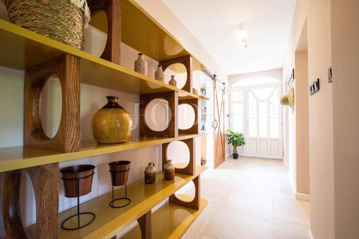 Hiša na odlični lokaciji le 50 m od morja - zaliv Soline