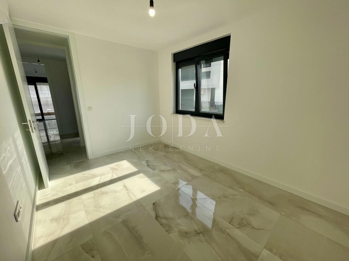 Moderni apartma z vrtom, novogradnja na otoku Krku