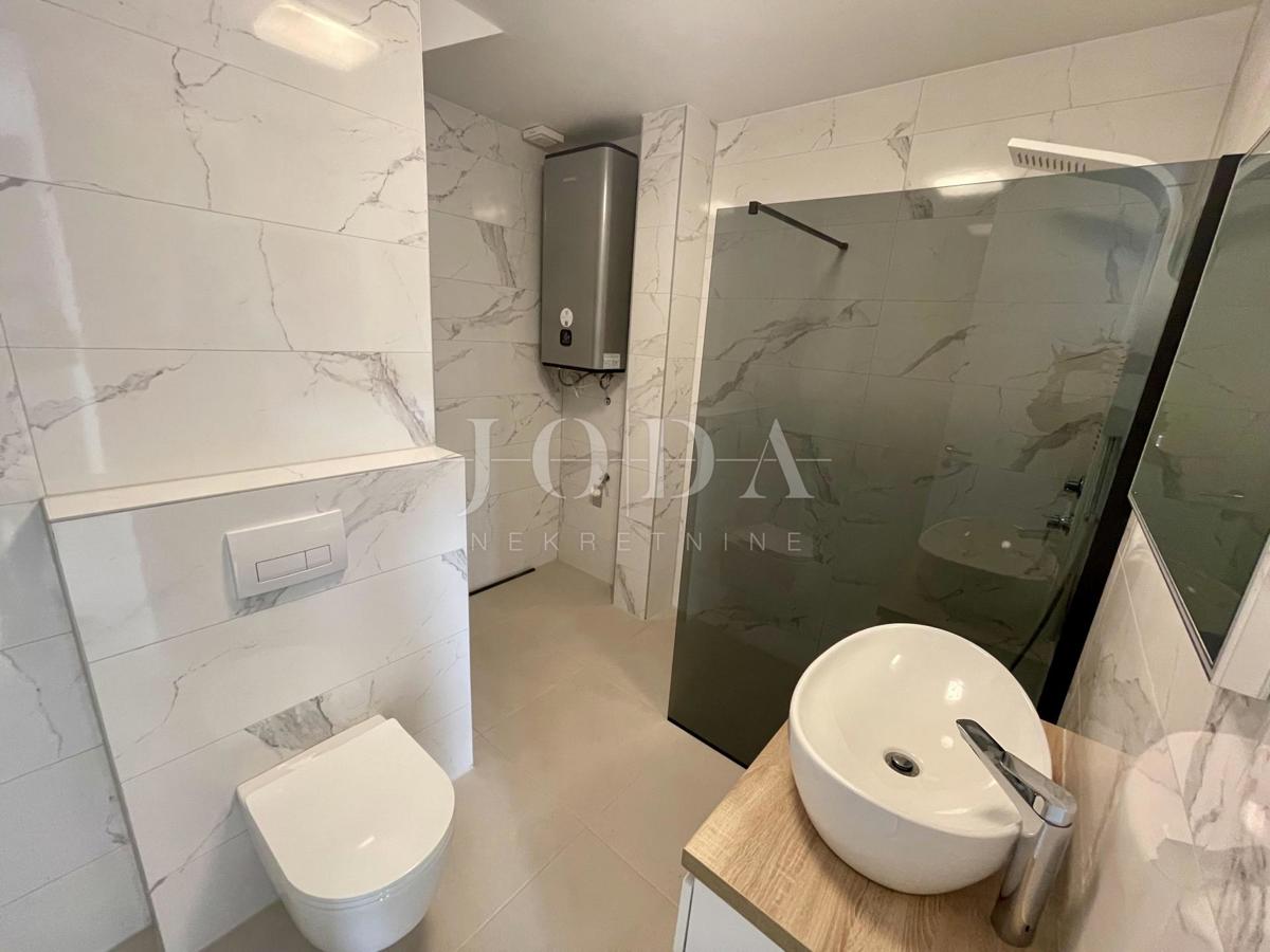 Moderni apartma z vrtom, novogradnja na otoku Krku