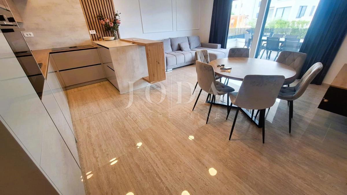 Apartma z bazenom na prestižni lokaciji!