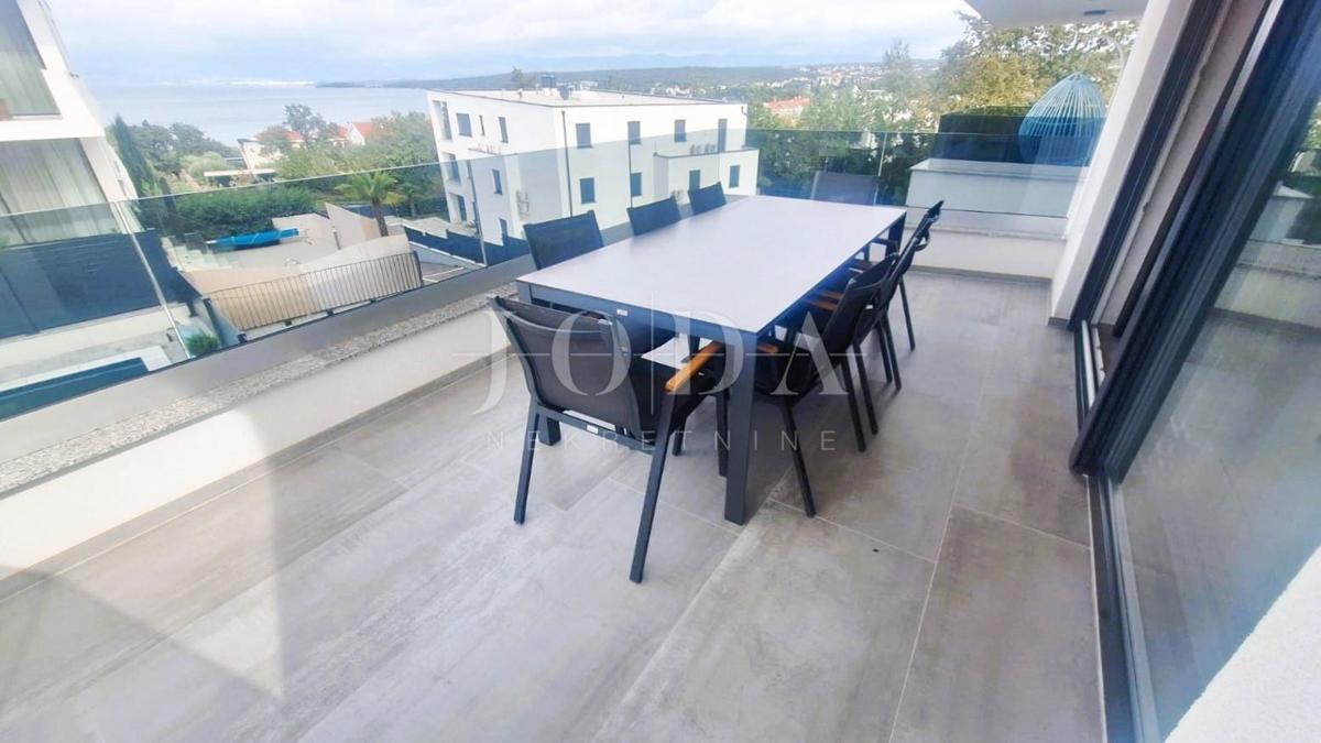 Apartma z bazenom na prestižni lokaciji!