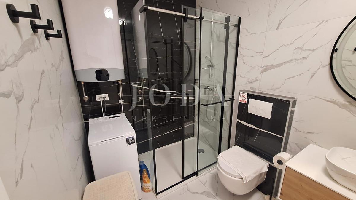 Apartma z bazenom na prestižni lokaciji!