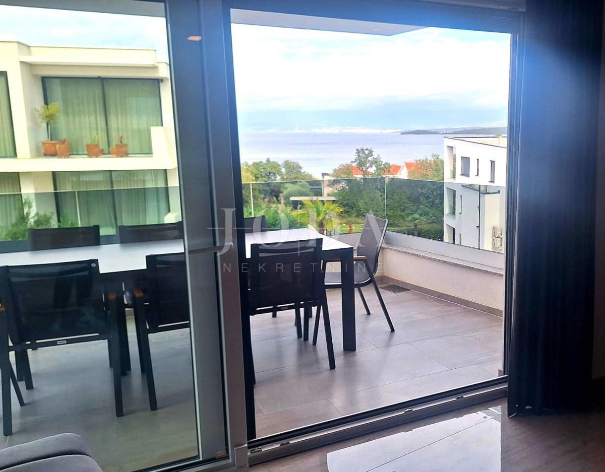 Apartma z bazenom na prestižni lokaciji!