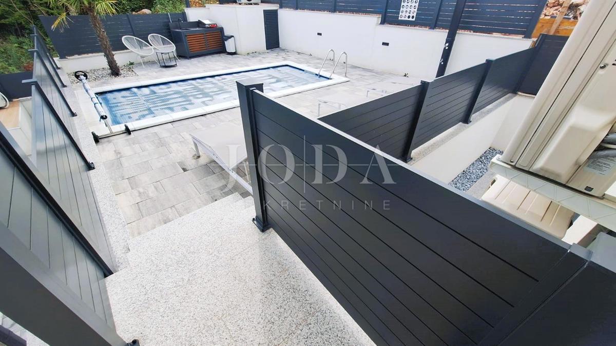 Apartma z bazenom na prestižni lokaciji!