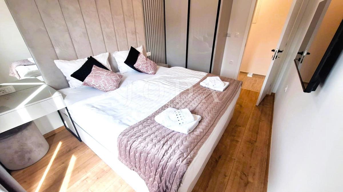 Apartma z bazenom na prestižni lokaciji!