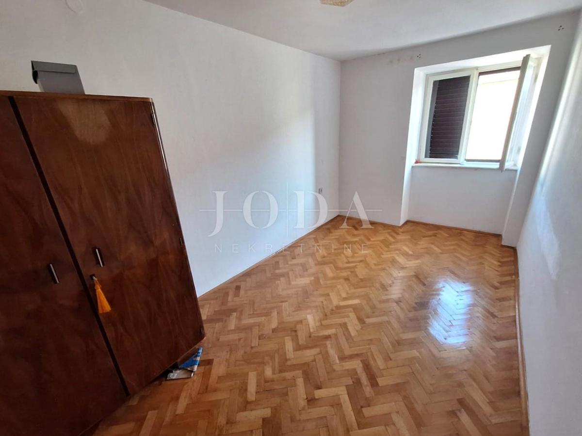 Otok Krk - odlična hiša s potencialom na lepi lokaciji