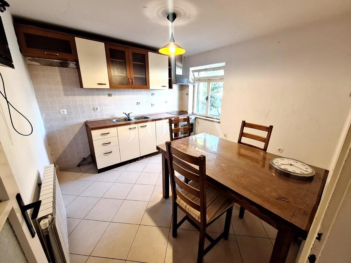 Otok Krk - odlična hiša s potencialom na lepi lokaciji