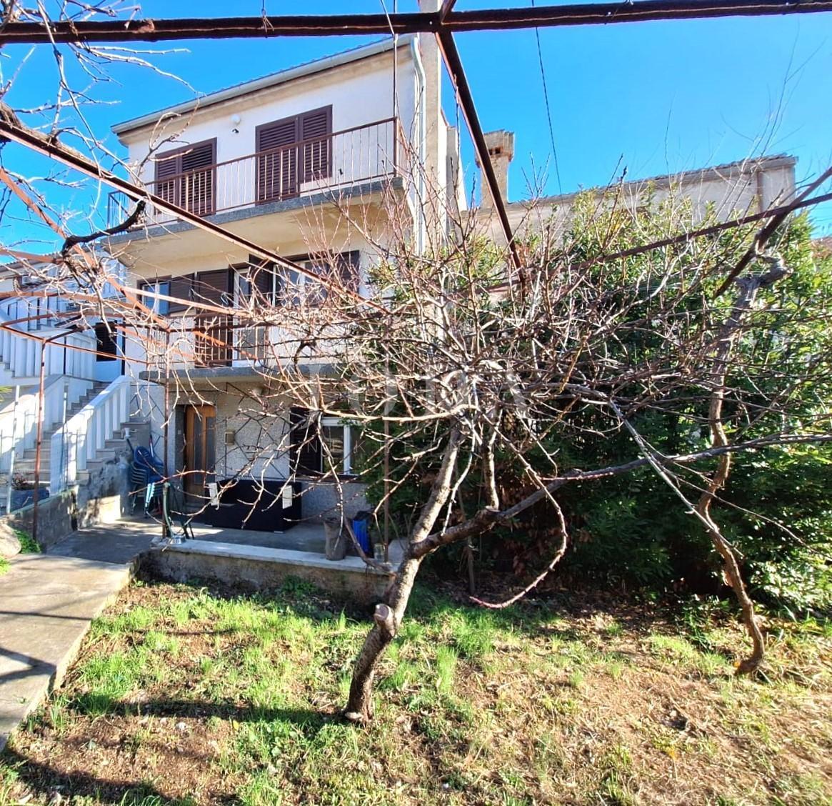 Otok Krk - odlična hiša s potencialom na lepi lokaciji