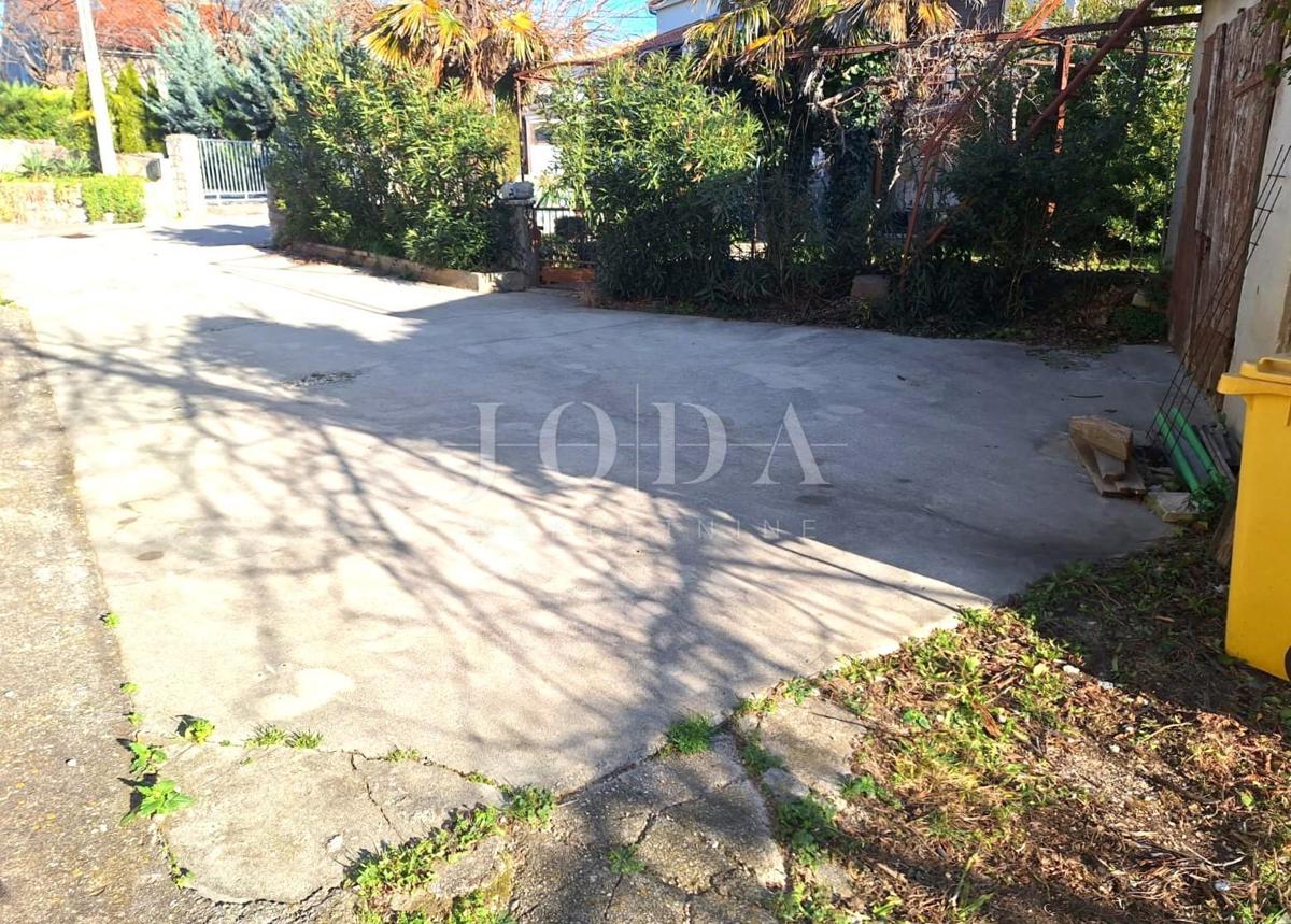 Otok Krk - odlična hiša s potencialom na lepi lokaciji