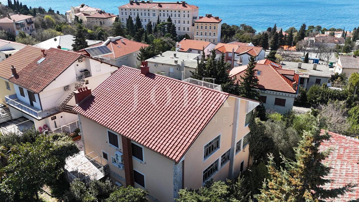 Prostorna hiša v Crikvenici – Idealna investicija za turizem