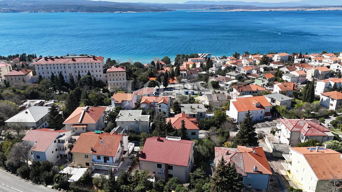 Prostorna hiša v Crikvenici – Idealna investicija za turizem