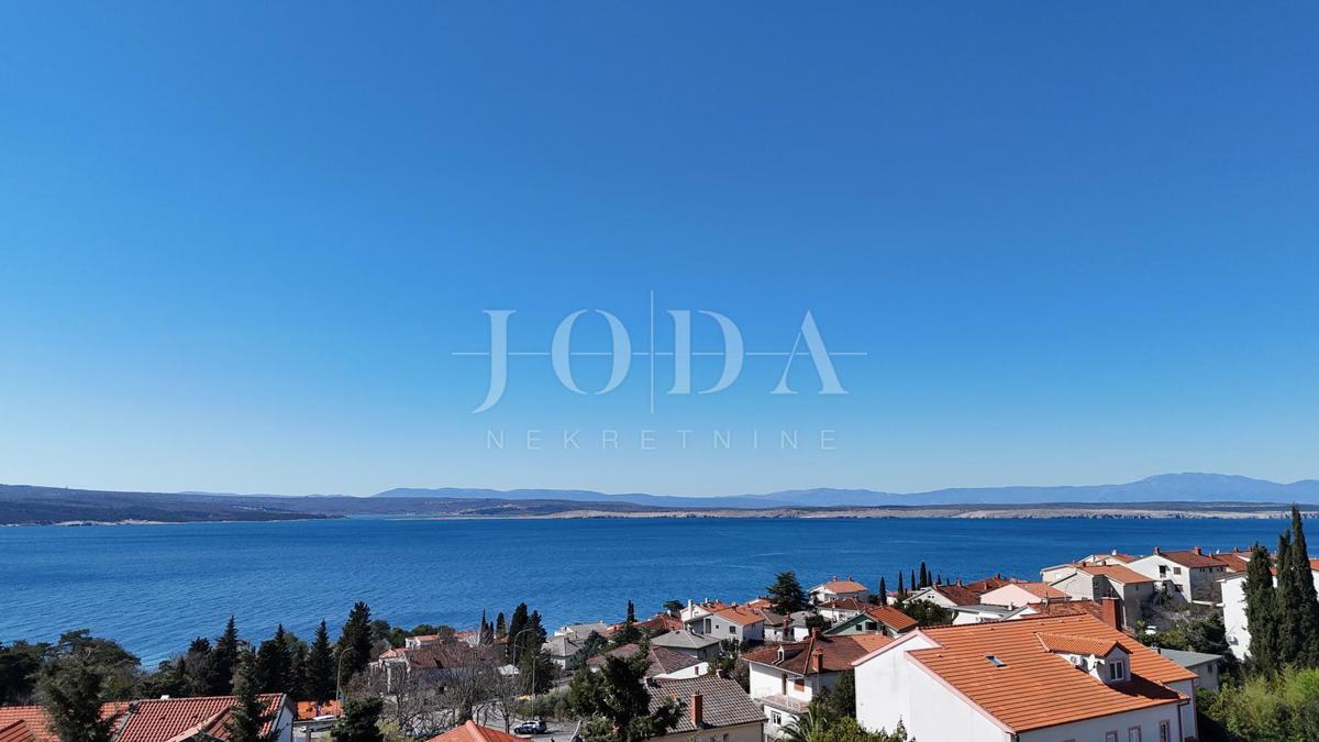 Prostorna hiša v Crikvenici – Idealna investicija za turizem