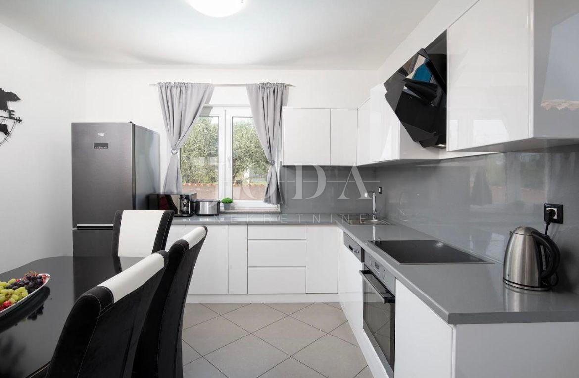 Hiša Loborika, Marčana, 210m2