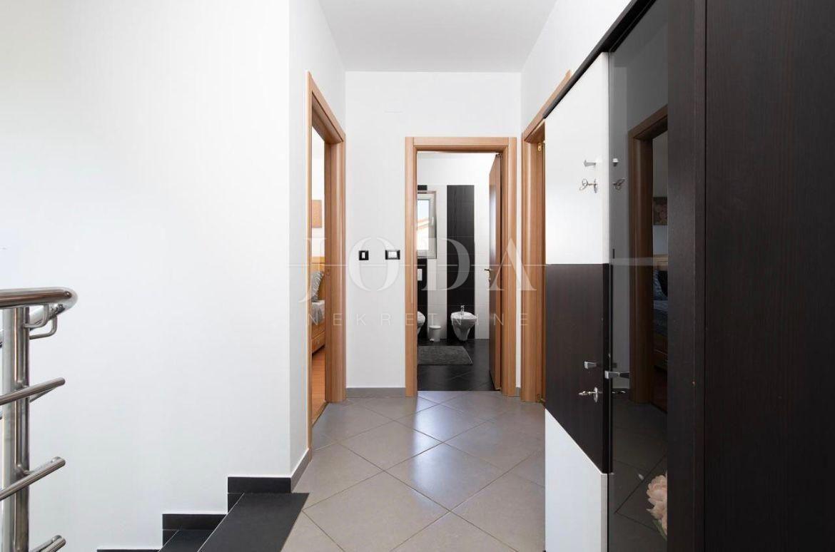 Hiša Loborika, Marčana, 210m2