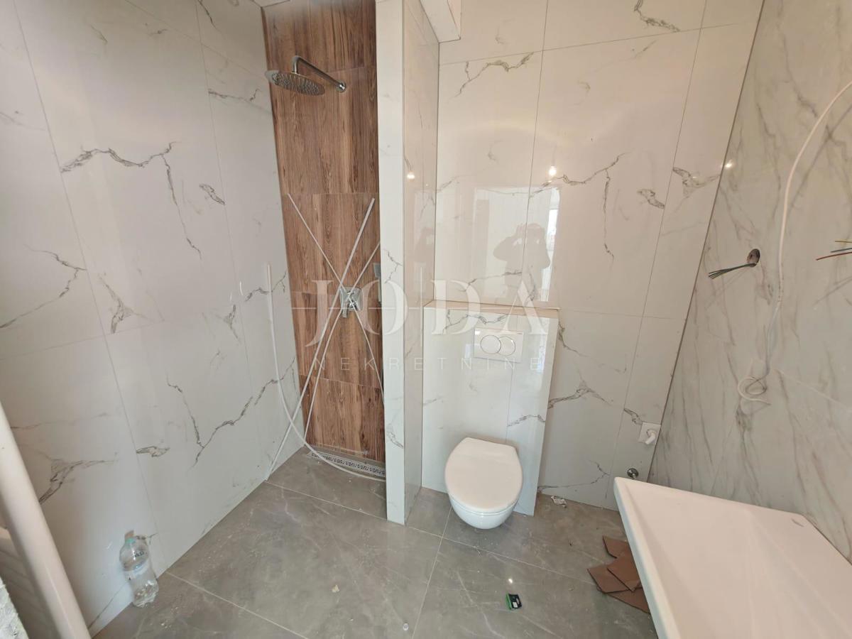 Nova stavba s panoramskim pogledom na morje