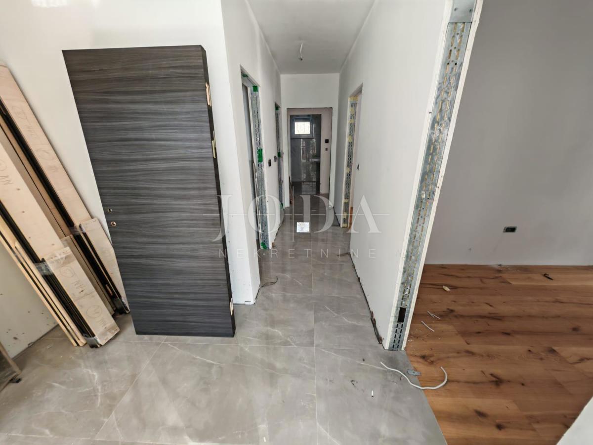 Nova stavba s panoramskim pogledom na morje