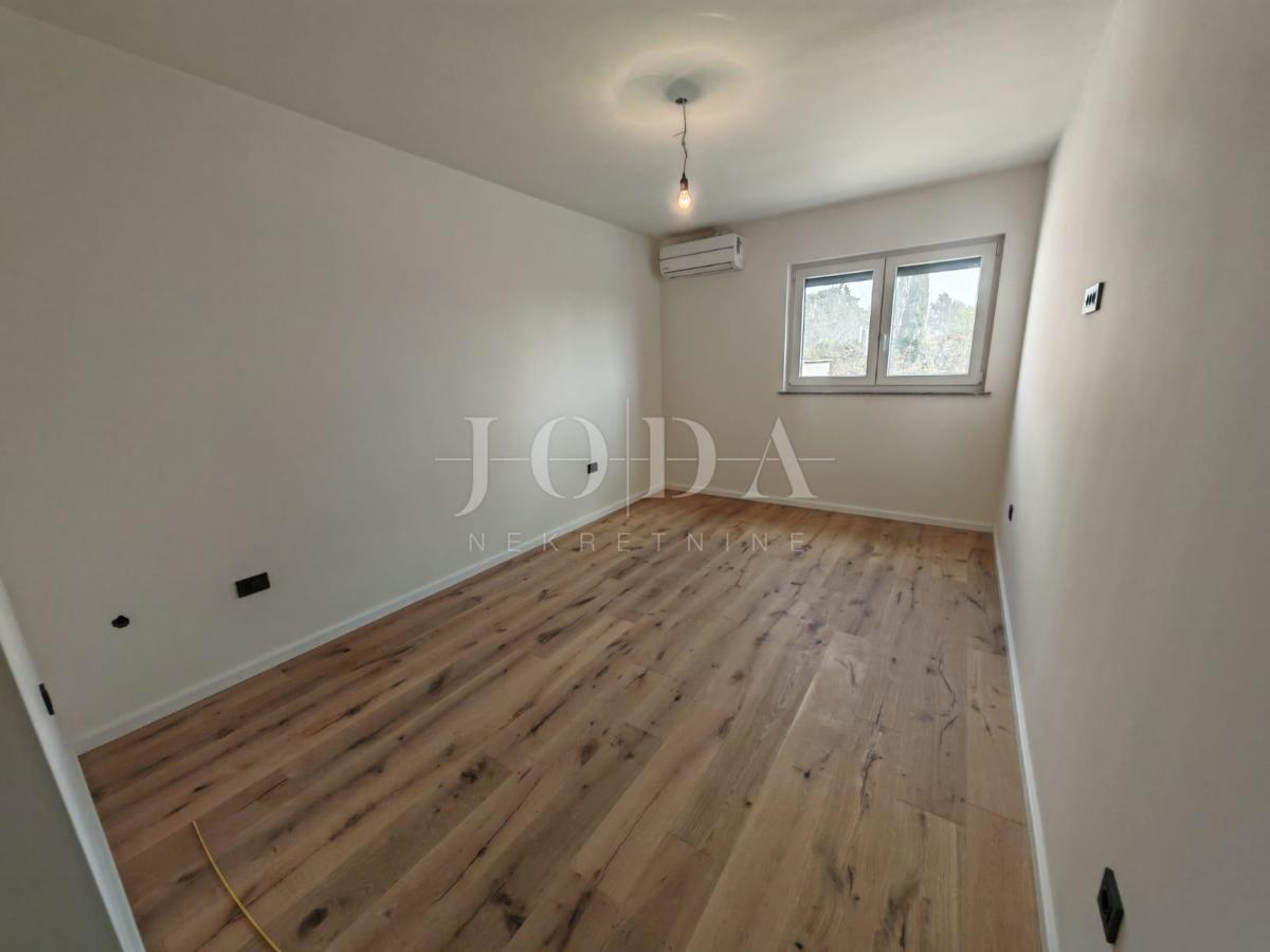 Nova stavba s panoramskim pogledom na morje