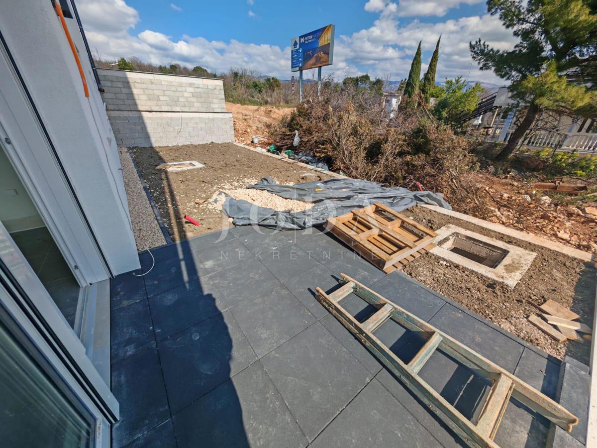 Nova stavba s panoramskim pogledom na morje