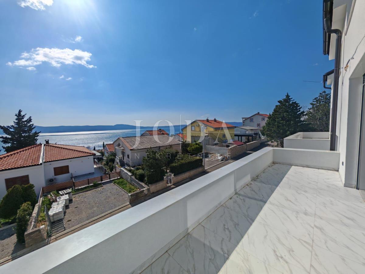 Nova stavba s panoramskim pogledom na morje