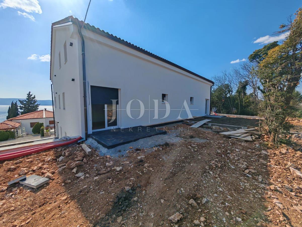 Nova stavba s panoramskim pogledom na morje