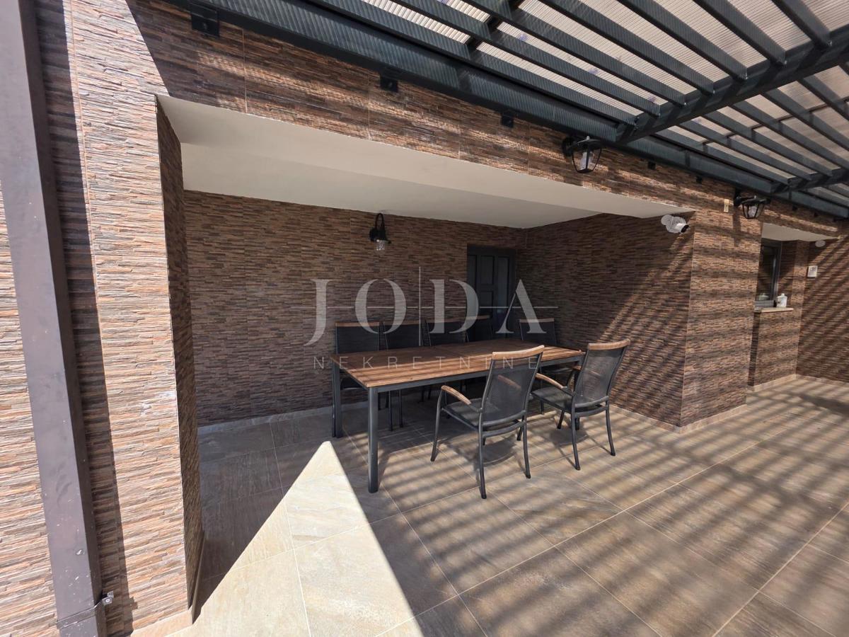 Hiša Crikvenica, 350m2