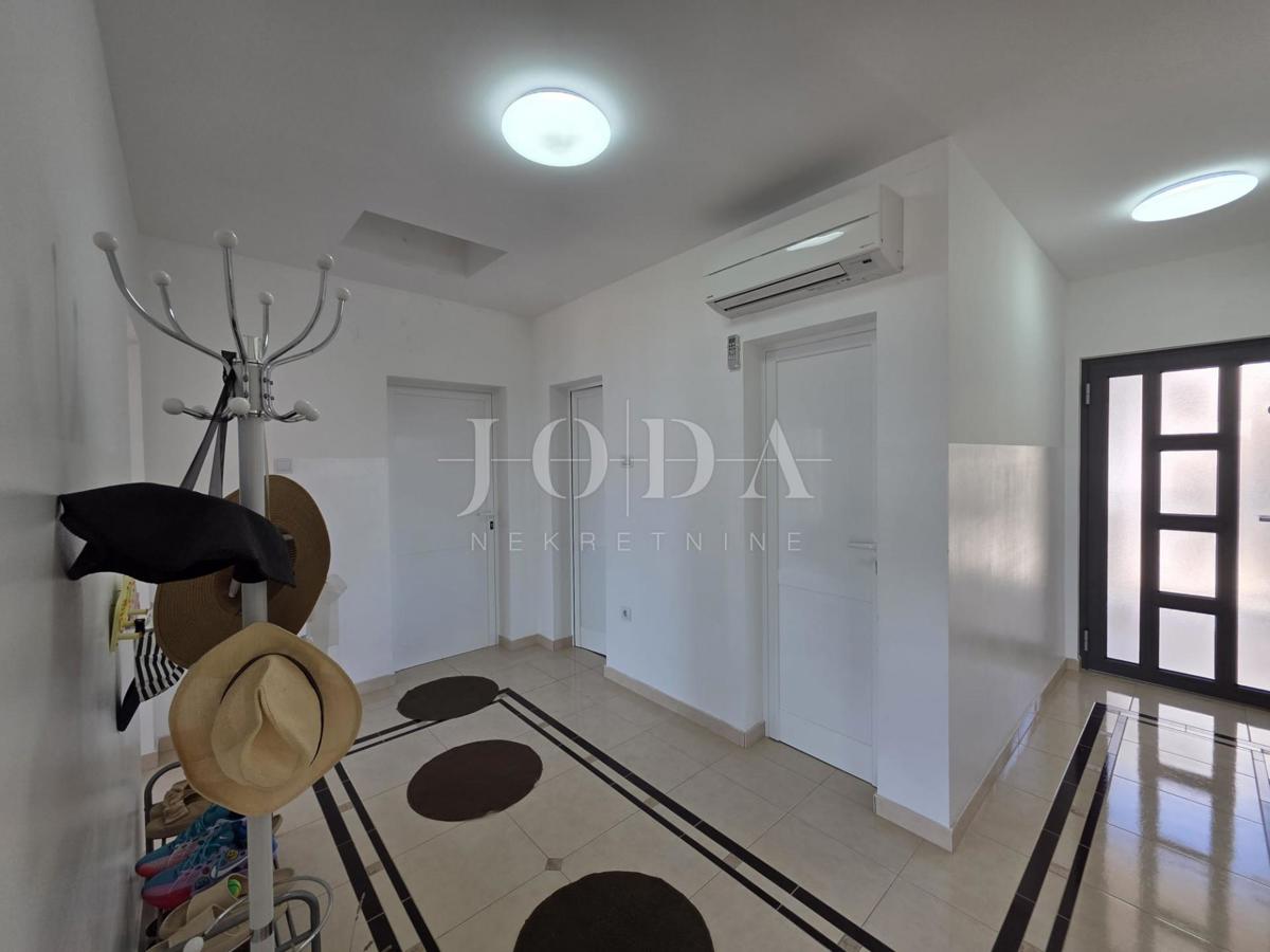 Hiša Crikvenica, 350m2