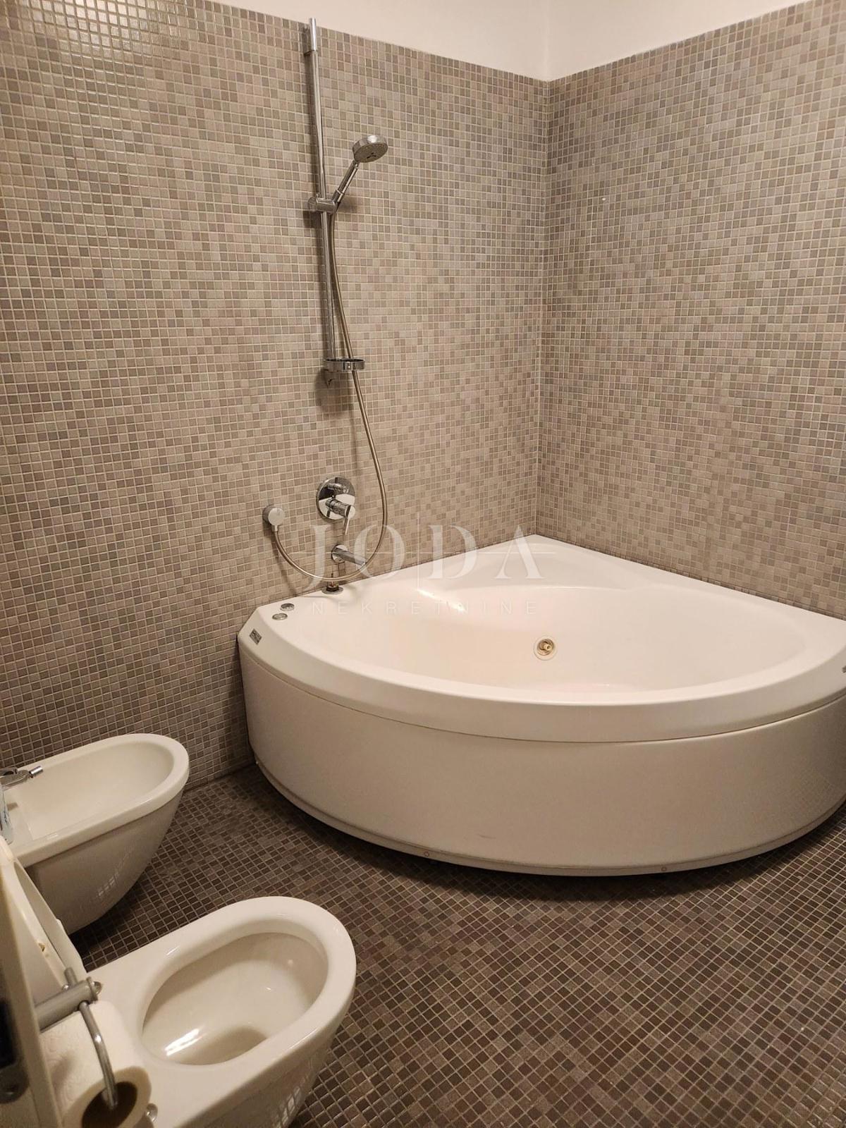 Stanovanje Centar, Rijeka, 56m2