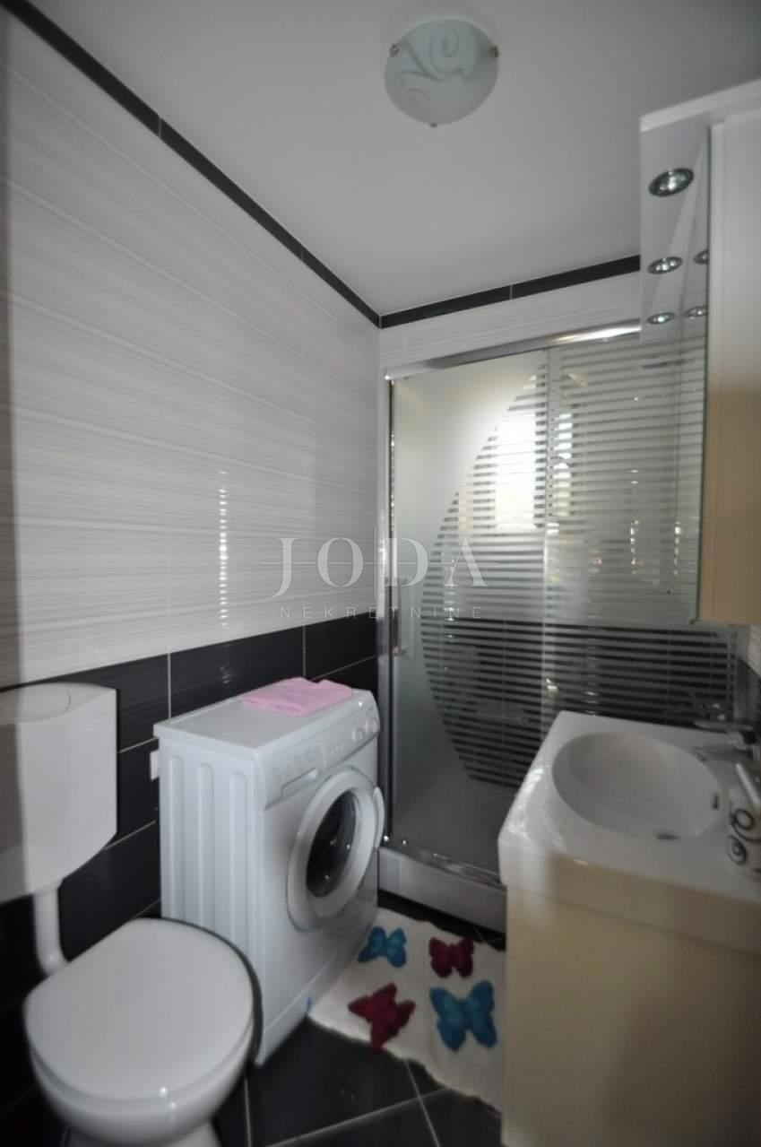 Apartma z odprtim pogledom na morje v Vrbniku