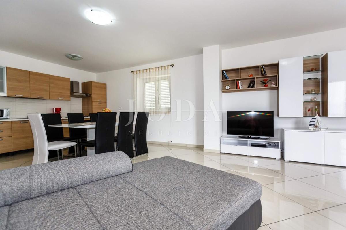 Apartma z odprtim pogledom na morje v Vrbniku