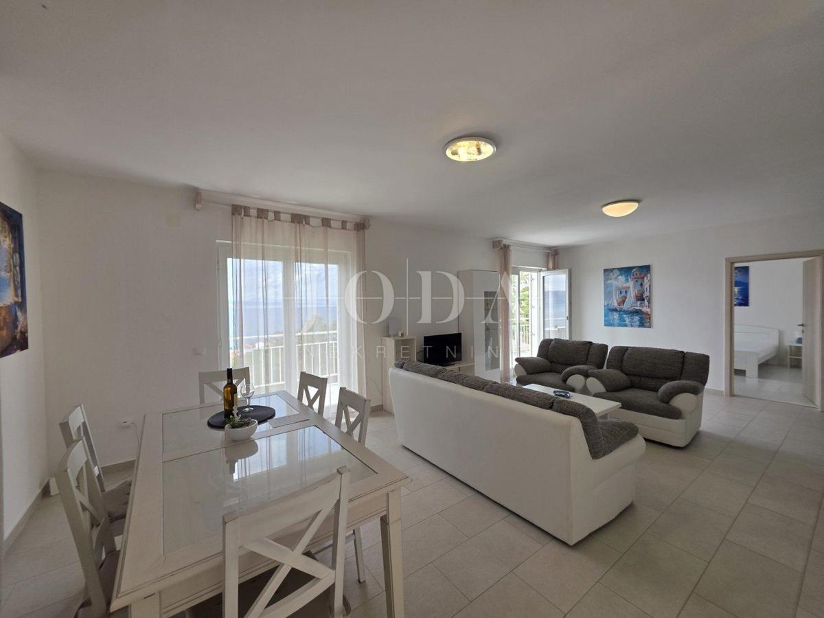 Senj, hiša z dvema stanovanjema in čudovitim razgledom na morje