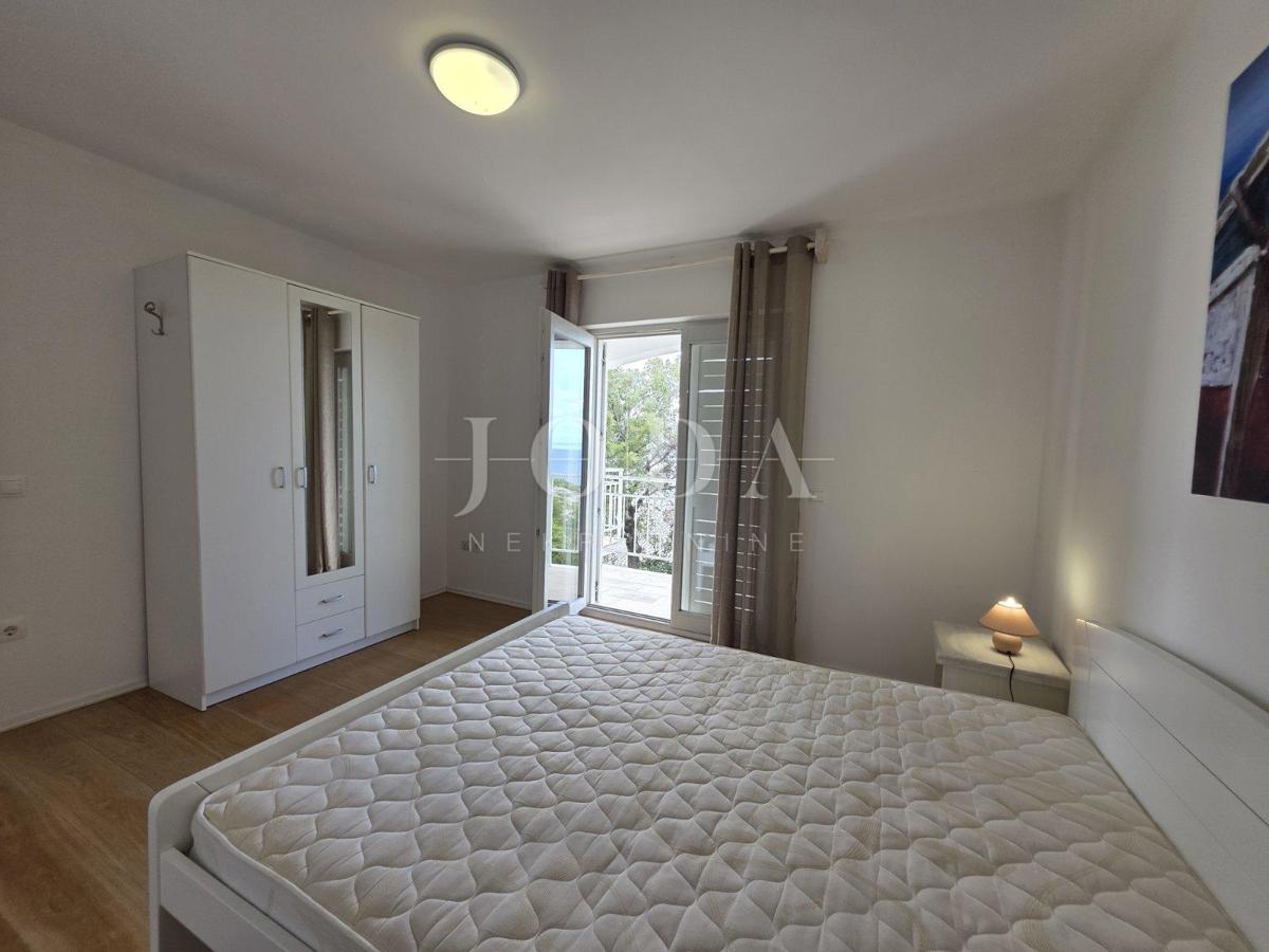 Senj, hiša z dvema stanovanjema in čudovitim razgledom na morje