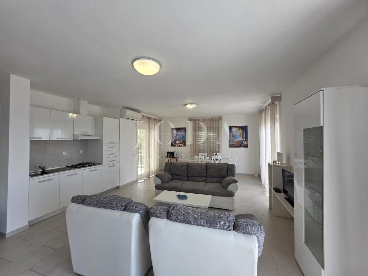 Senj, hiša z dvema stanovanjema in čudovitim razgledom na morje