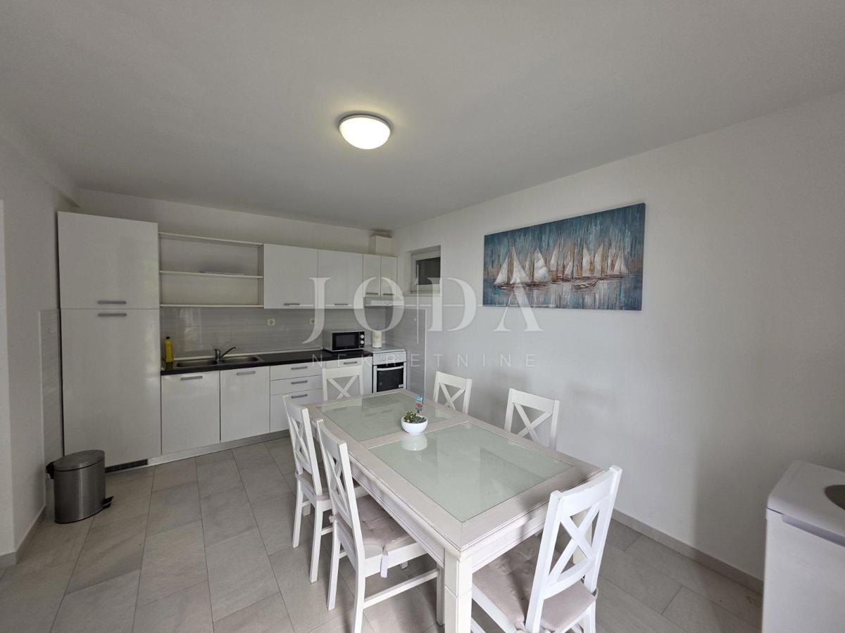 Senj, hiša z dvema stanovanjema in čudovitim razgledom na morje