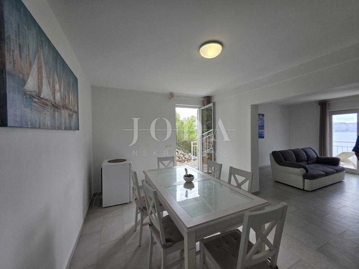 Senj, hiša z dvema stanovanjema in čudovitim razgledom na morje