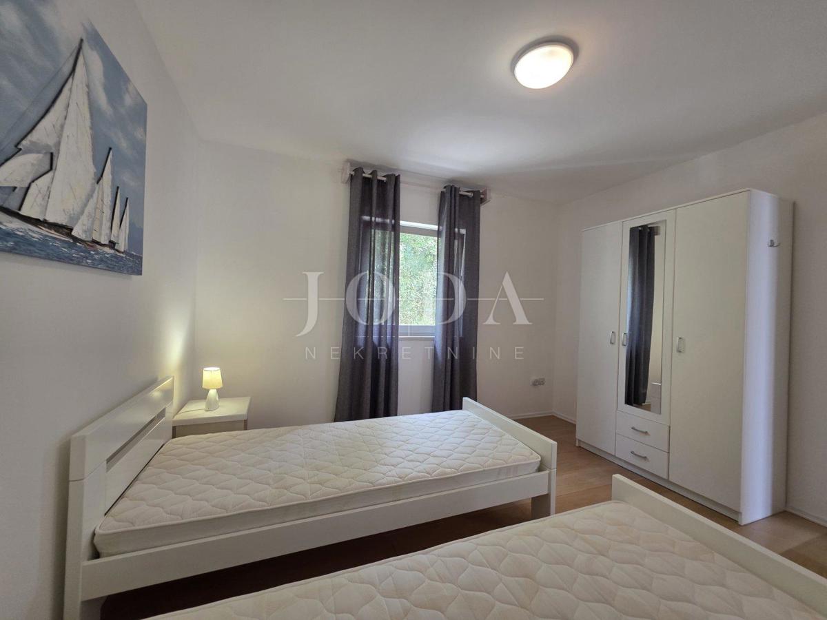 Senj, hiša z dvema stanovanjema in čudovitim razgledom na morje