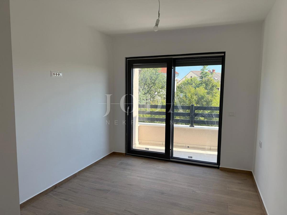 Jadranovo novogradnje hiš v nizu