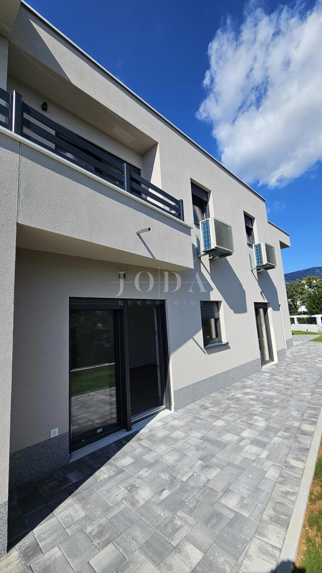 Jadranovo novogradnje hiš v nizu