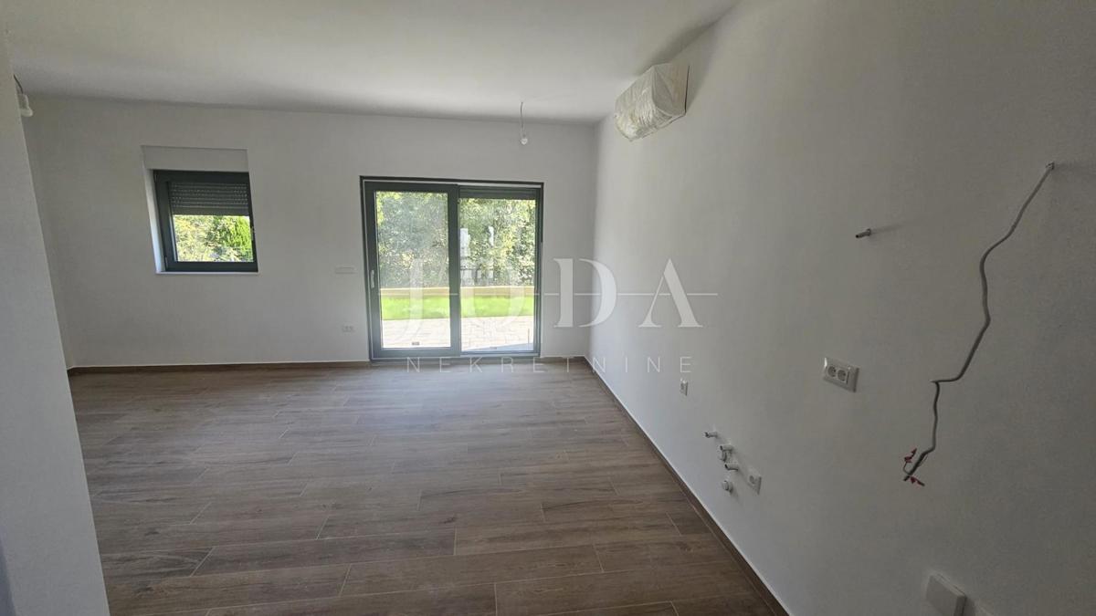 Jadranovo novogradnje hiš v nizu