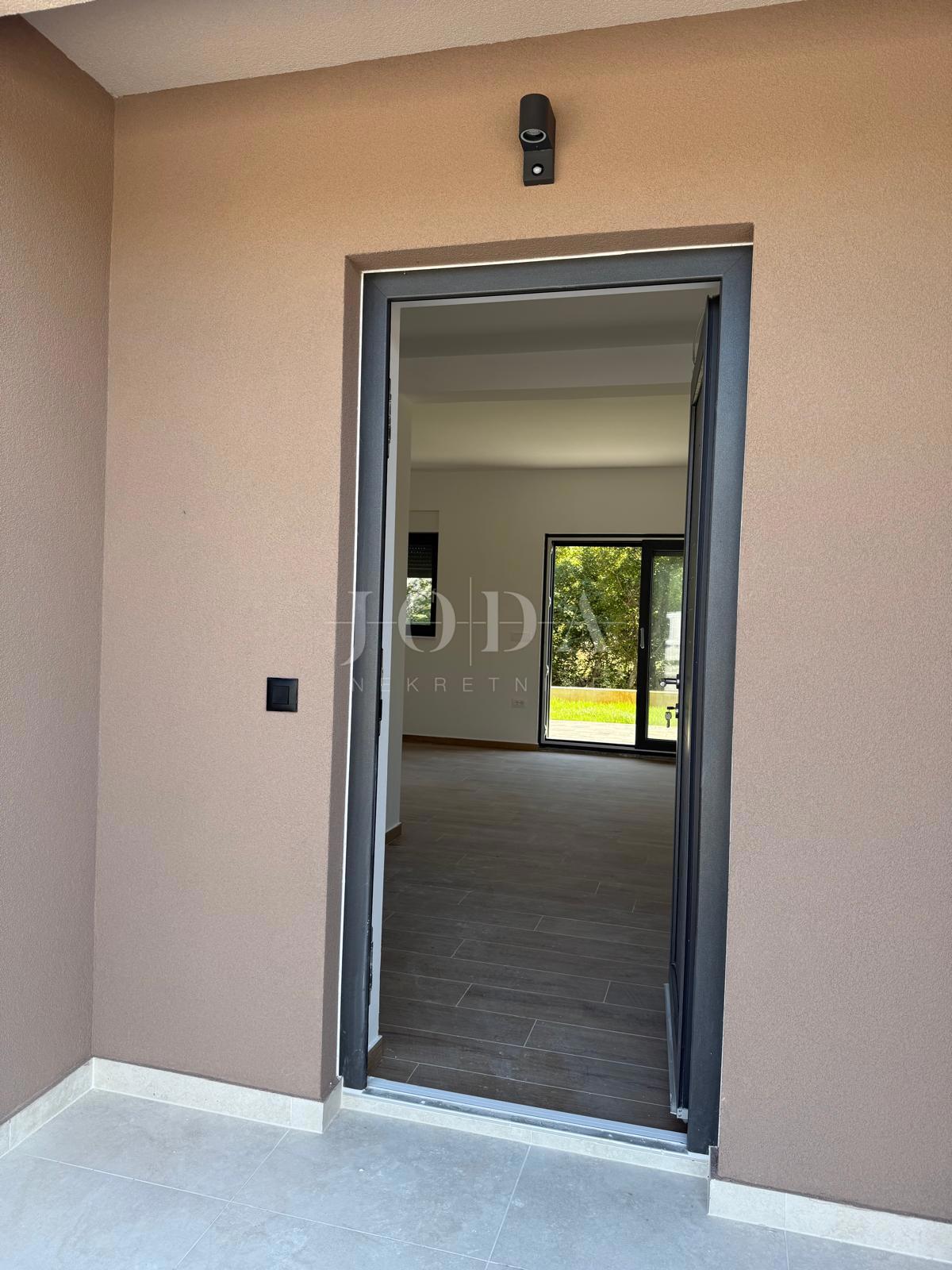 Jadranovo novogradnje hiš v nizu