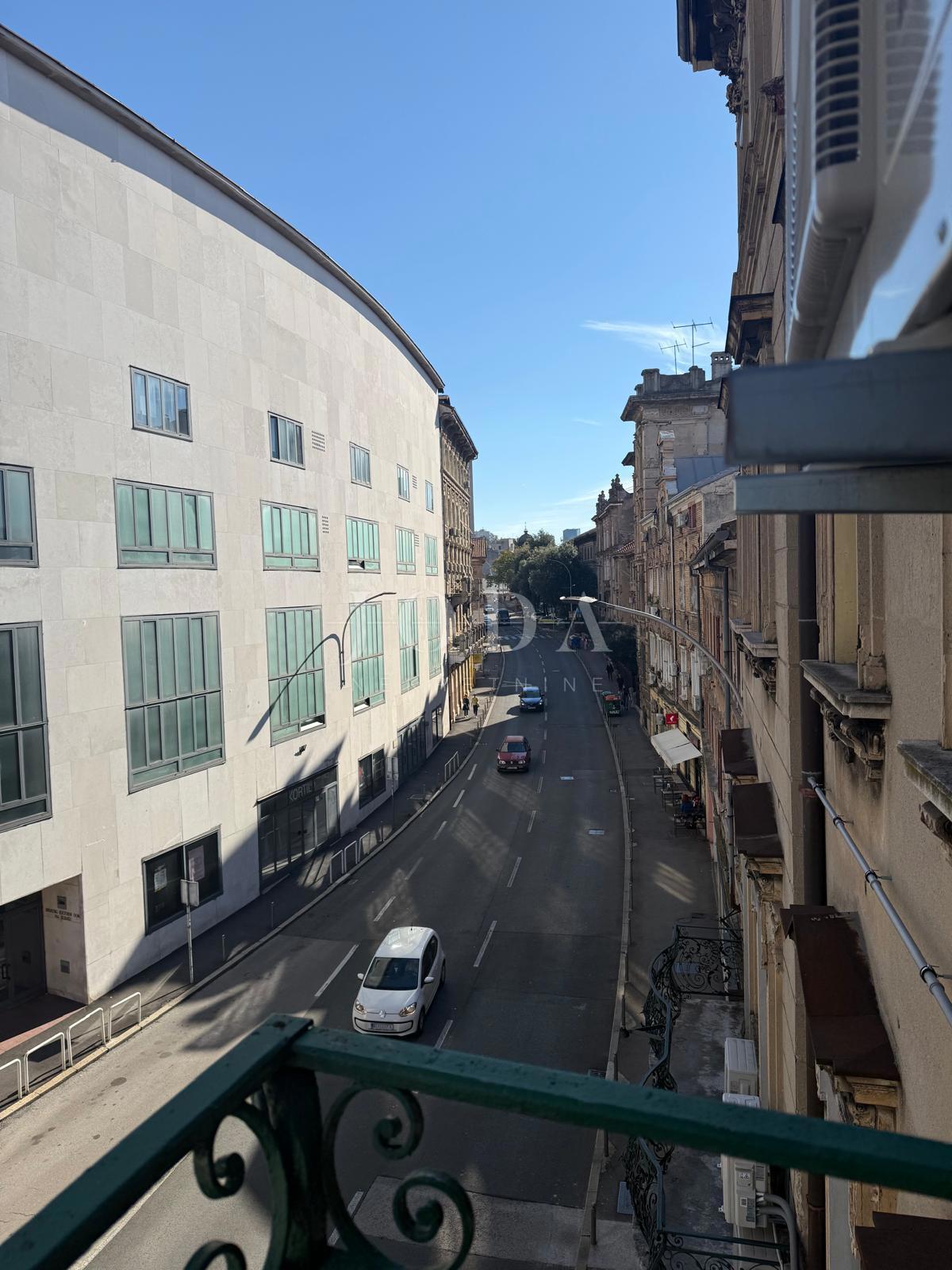 Reka - prostorno stanovanje v centru