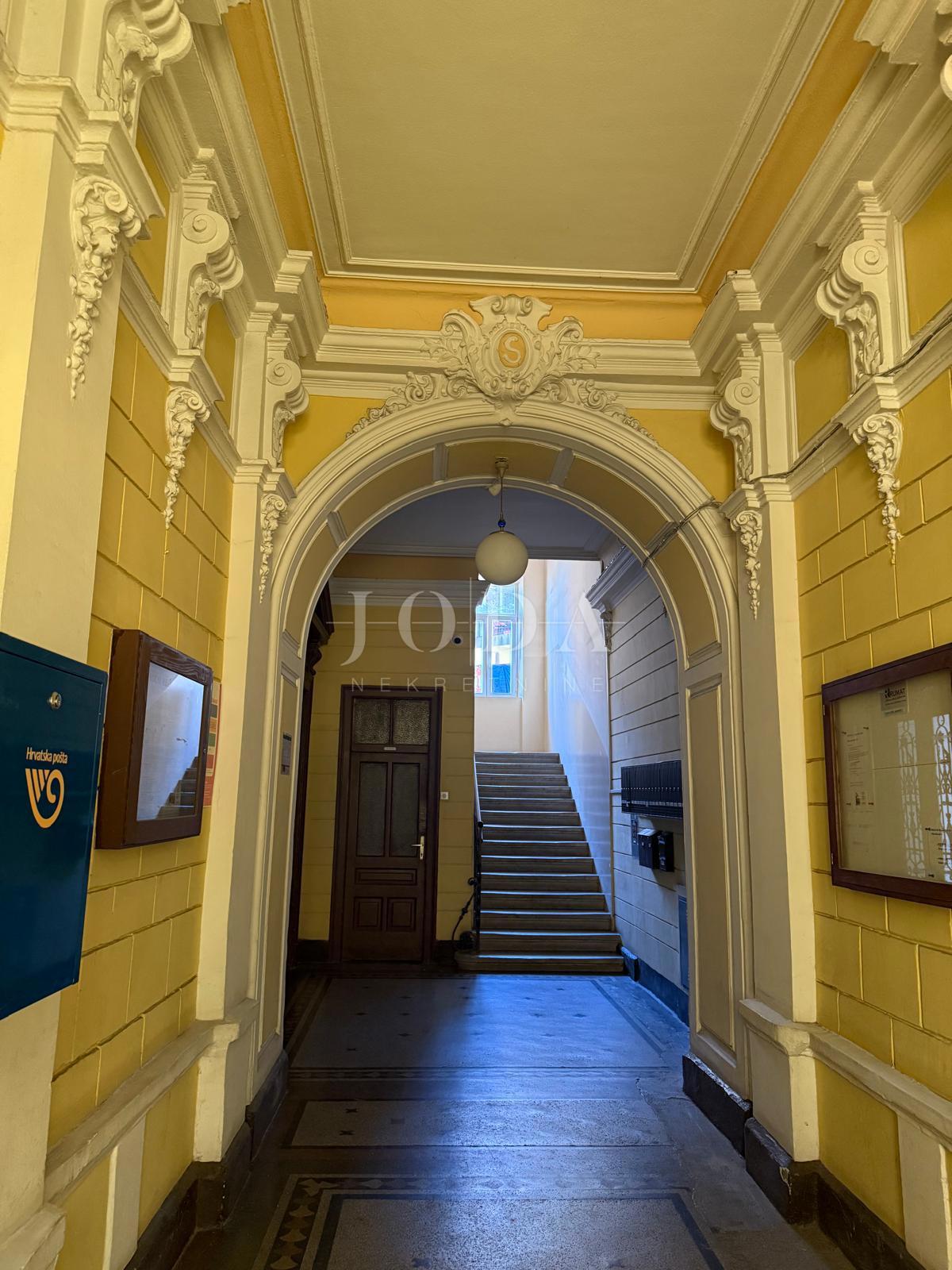 Reka - prostorno stanovanje v centru