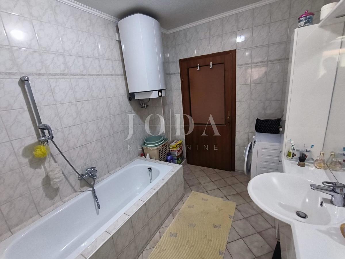 Hiša Ravna Gora, 119m2