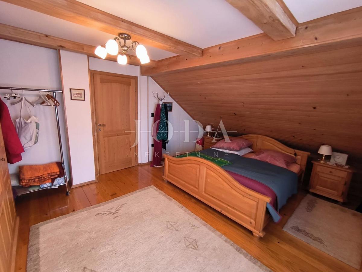 Hiša Ravna Gora, 119m2