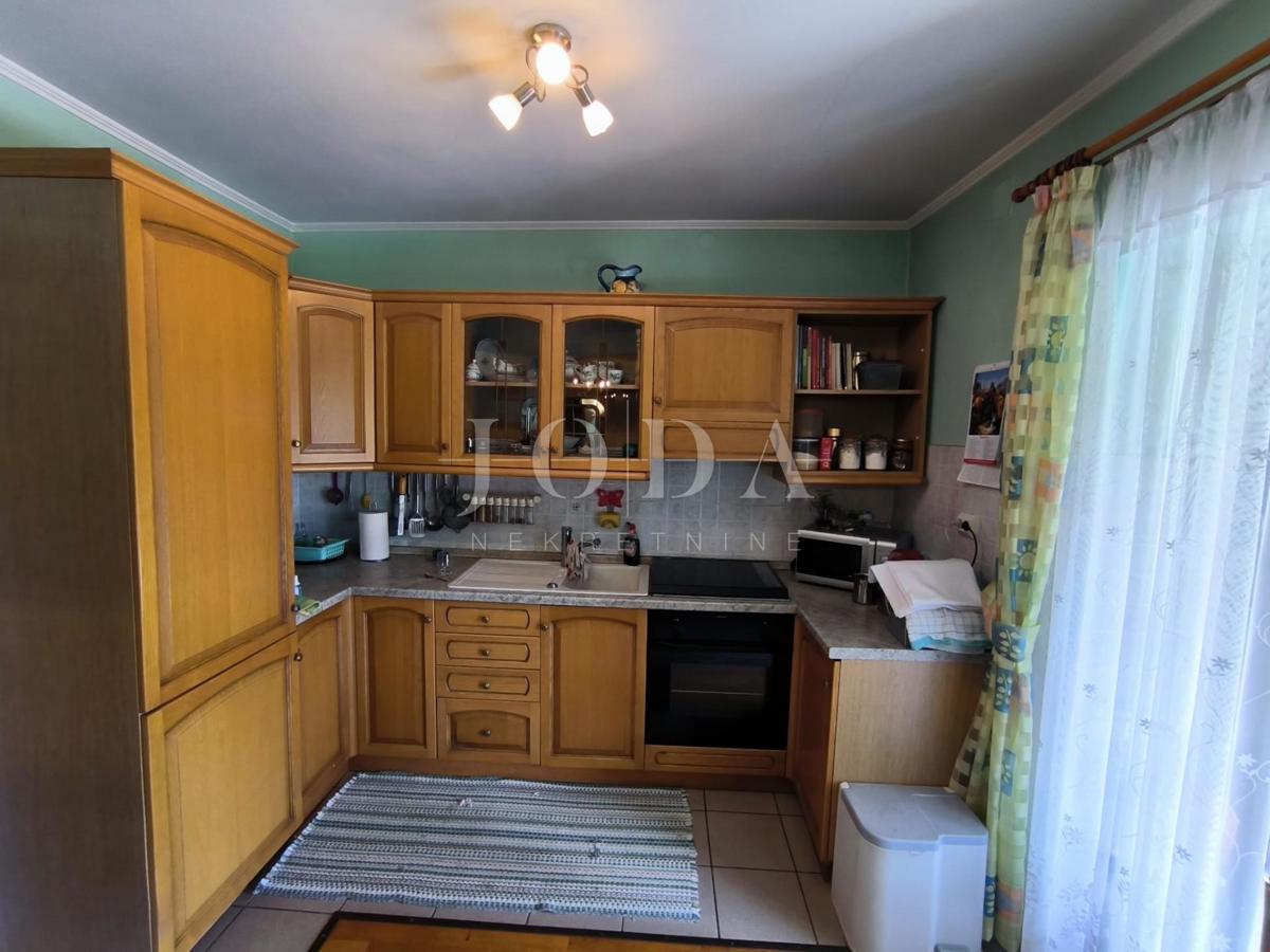 Hiša Ravna Gora, 119m2