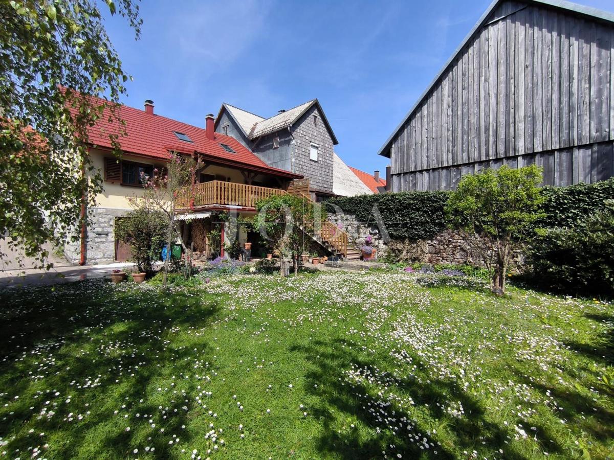 Hiša Ravna Gora, 119m2