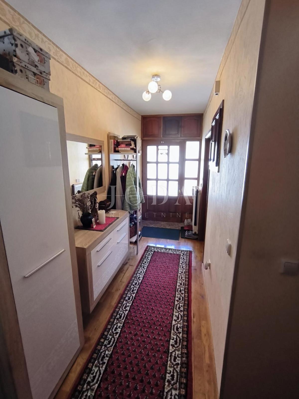 Hiša Ravna Gora, 119m2