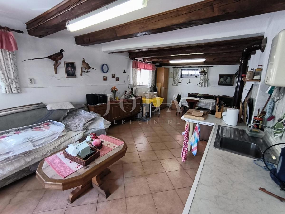 Hiša Ravna Gora, 119m2