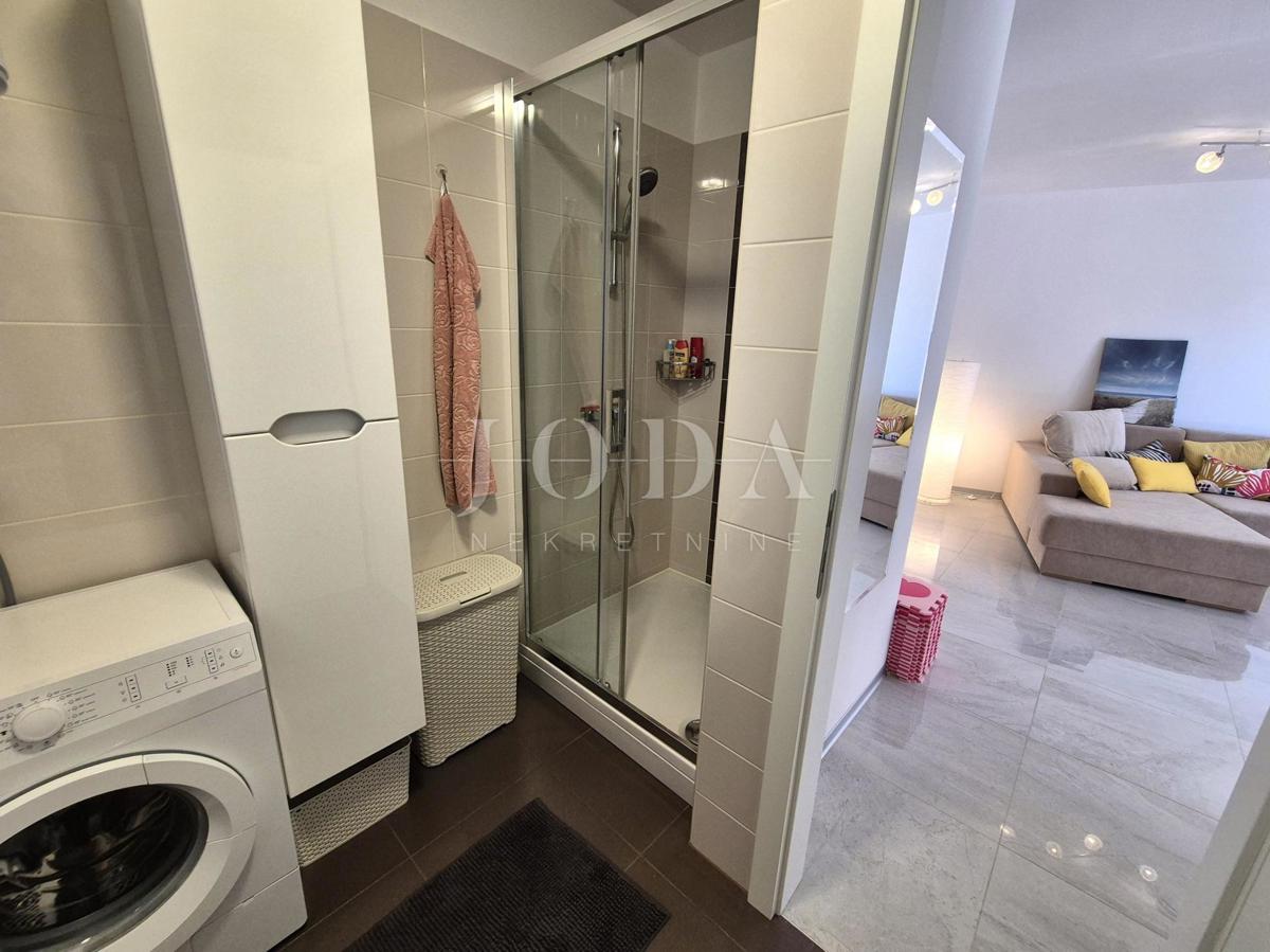 Pritlični apartma s pogledom na morje - Njivice